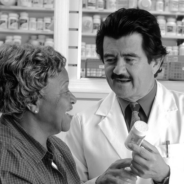 Can pharmacists prescribe medicines?