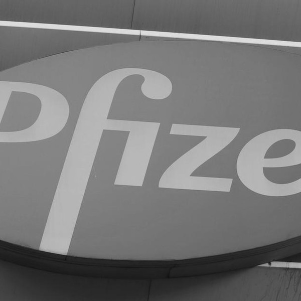 The wife of the Pfizer CEO did not die from its vaccine