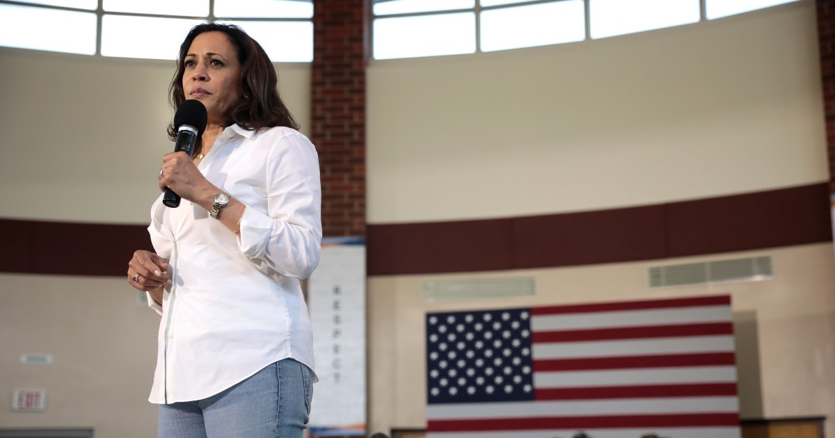 Picture of Kamala Harris with Sean 'Diddy' Combs has been altered