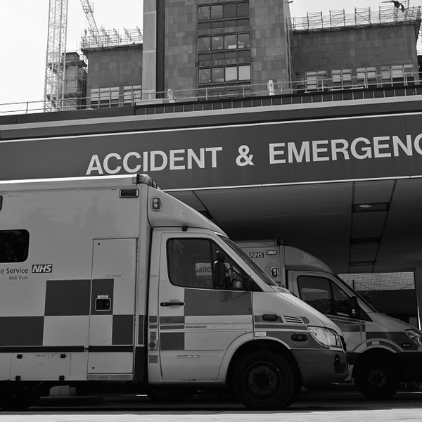 How many excess deaths are A&E delays causing?