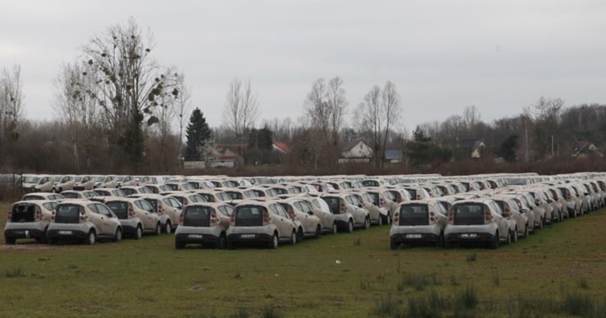 These cars were not abandoned because their batteries failed Full Fact