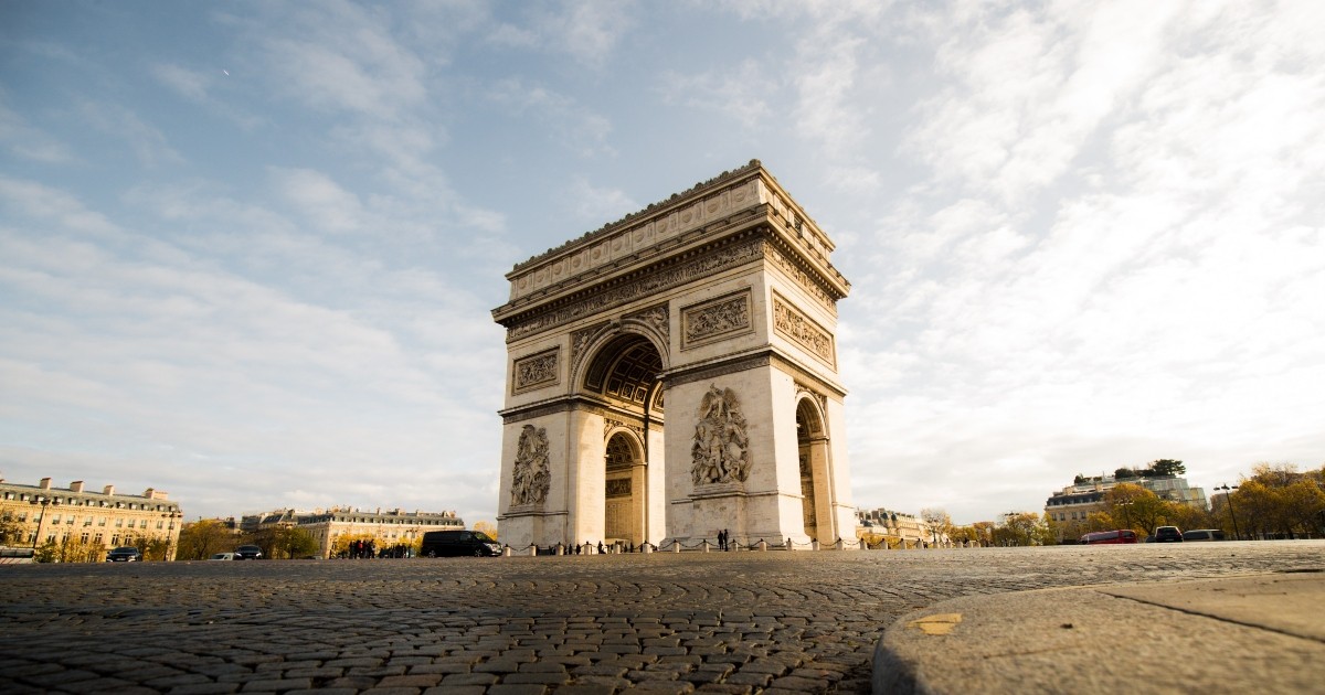 ‘Pride installation’ on Arc de Triomphe is animated video