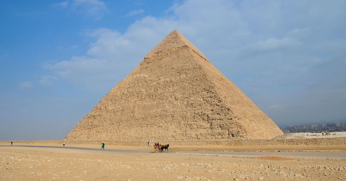 The Great Pyramid's isn't as spooky as this out - Full Fact