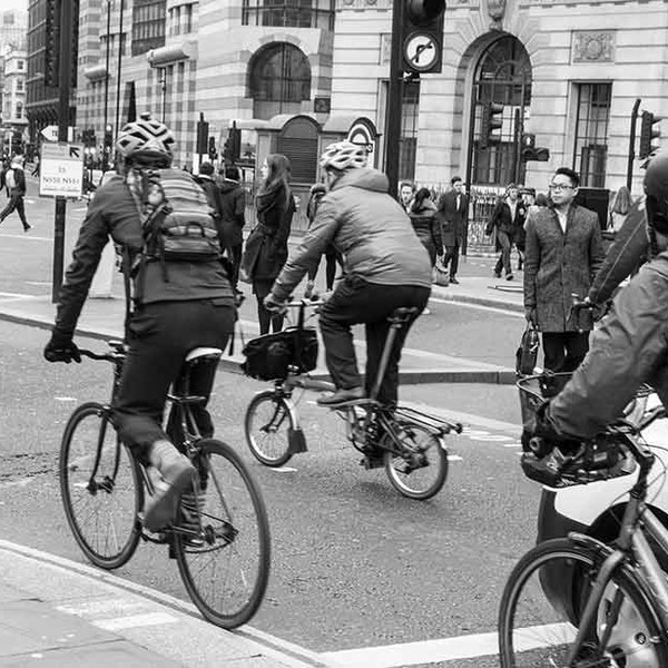 How many cyclists are killed each year?