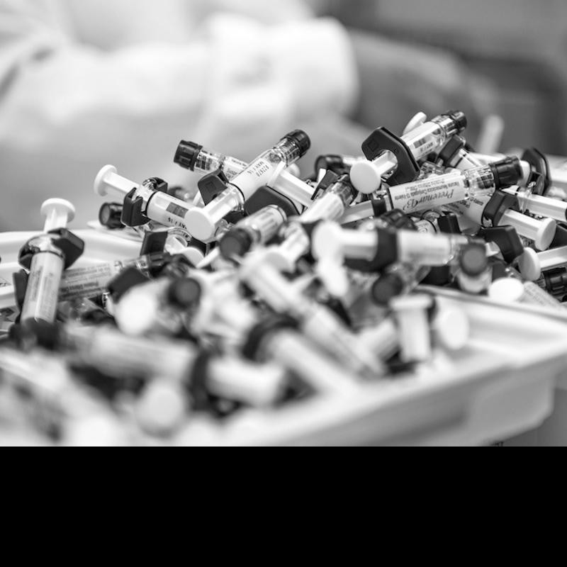 This post greatly exaggerates the risks of infection from people who have just been vaccinated