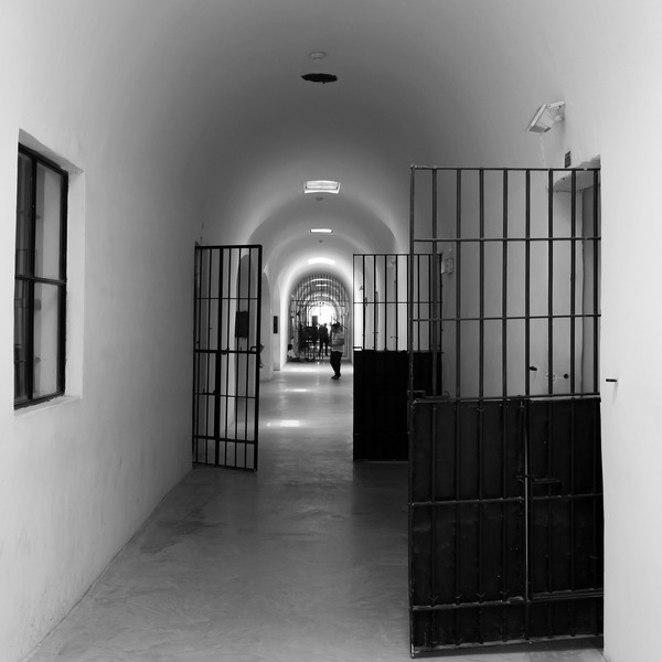 Prisoners absconding: an open and shut case?
