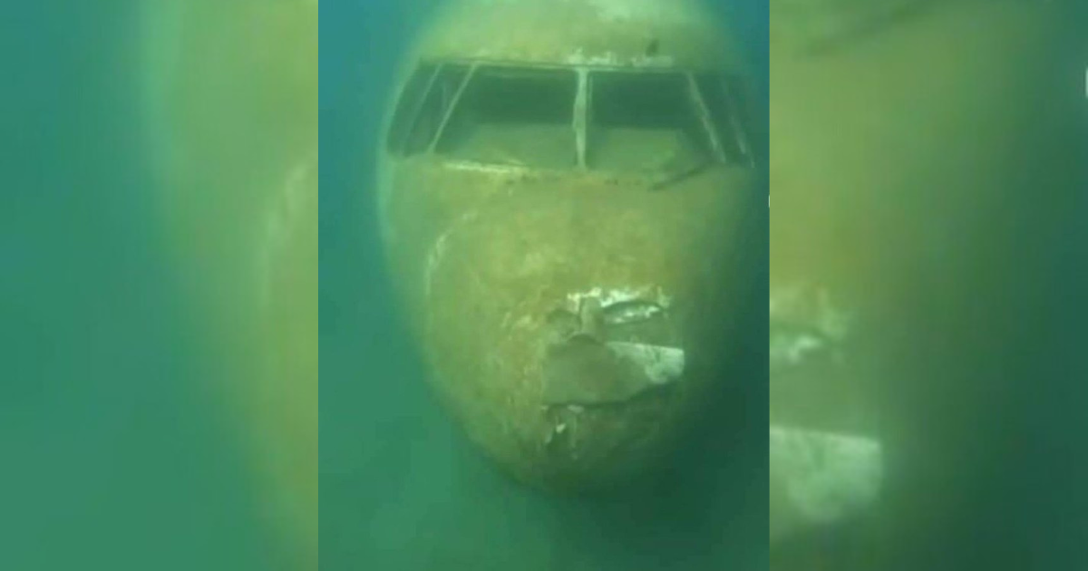 Image of plane underwater doesn’t show missing MH370