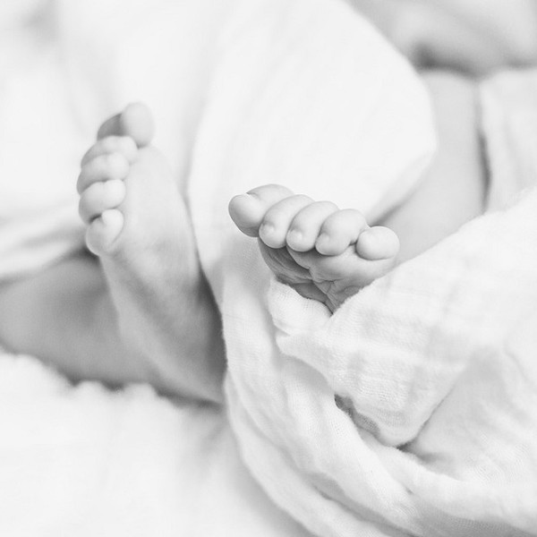 Photo of newborn ‘found in Swansea dumpster’ shows a baby found in London in 2019