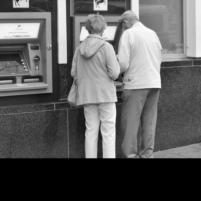 Who gets more, pensioners or refugees?