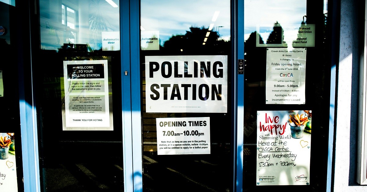 How does the Wellingborough by-election result compare to other by-election swings? - Vimarsana News