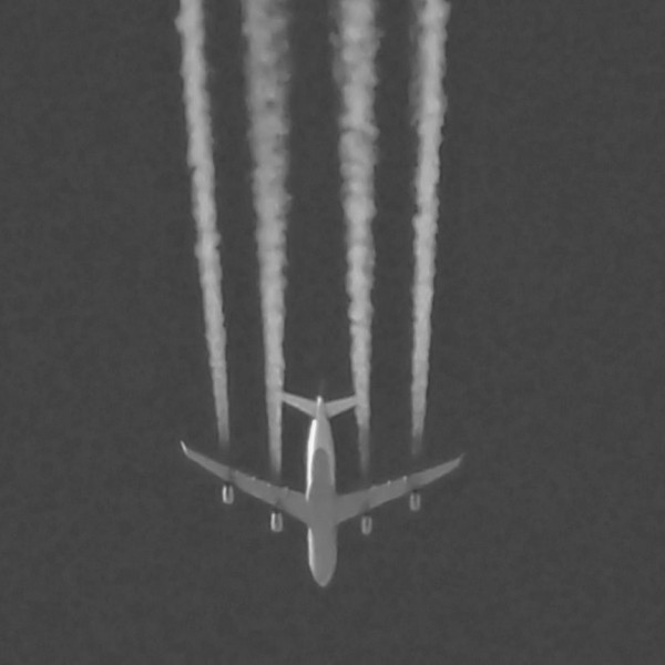 Photographs of aeroplanes don’t prove existence of ‘chemtrails’