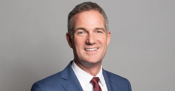 15_oct_2024_official_portrait_of_peter_kyle_mp_crop_1.jpg