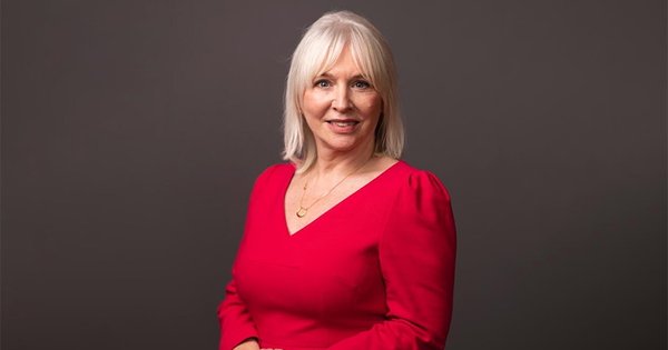 17_july_2023_nadine_dorries_official_portrait.jpg