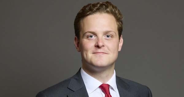 Oliver Ryan MP official portrait