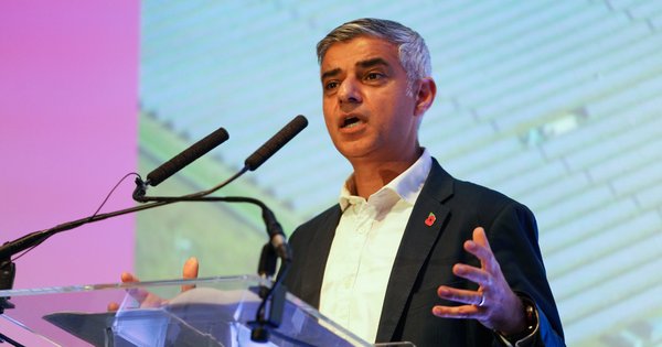 Sir Sadiq Khan speaking at the Green Investment Summit in Glasgow, in 2021.