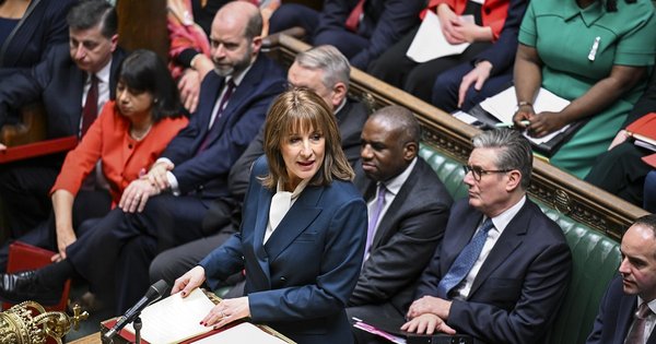 Rachel Reeves speaking at the despatch box