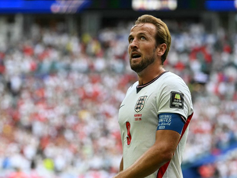 Harry Kane playing for England against Norway in Miami.