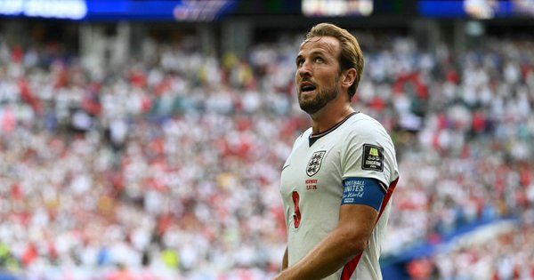 Harry Kane playing for England against Norway in Miami.
