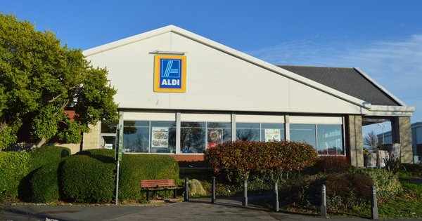 An image of an Aldi storefront