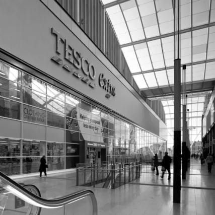 A photo of a Tesco superstore in Hull.