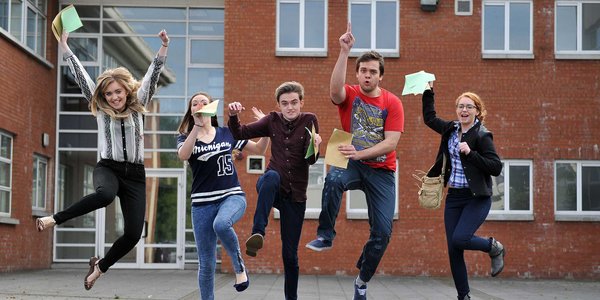 ff-wp-files/2015/04/Northern-Ireland-Executive-celebrating-pupils-image.jpg
