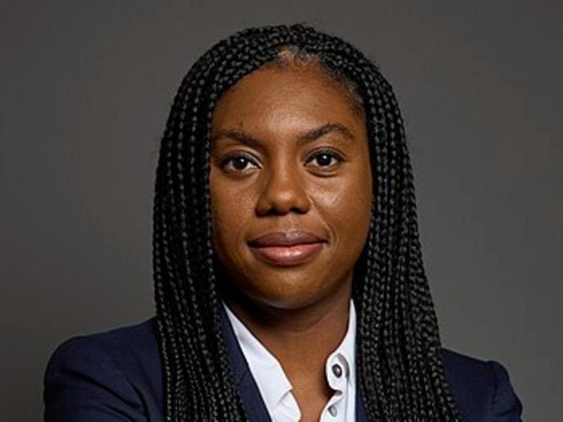 Kemi Badenoch official portrait