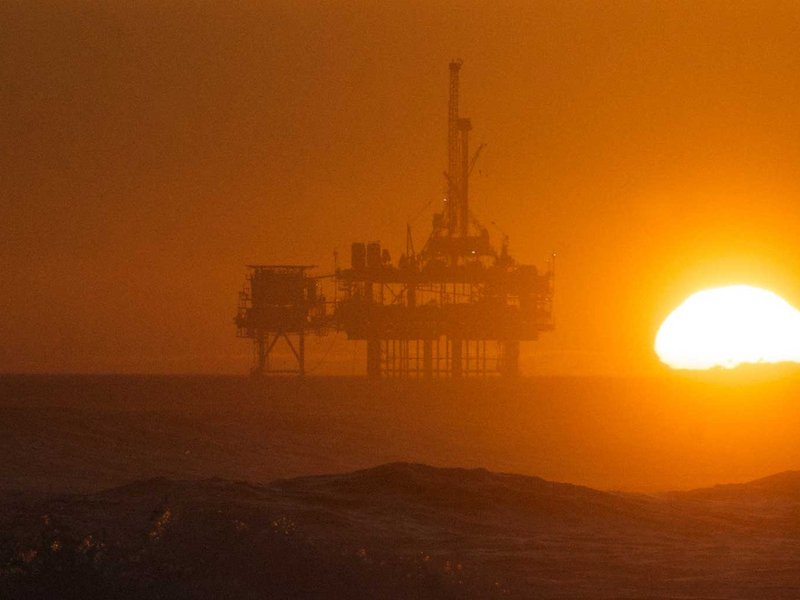ff-wp-files/2015/10/Oil-rig-picture.jpg