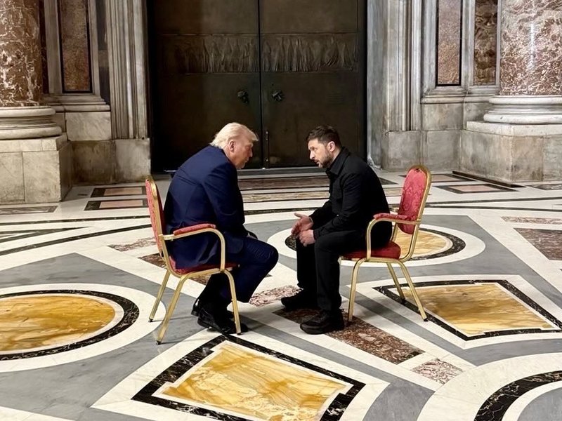US President Donald Trump and Ukrainian President Volodymyr Zelenskyy talking at the Vatican
