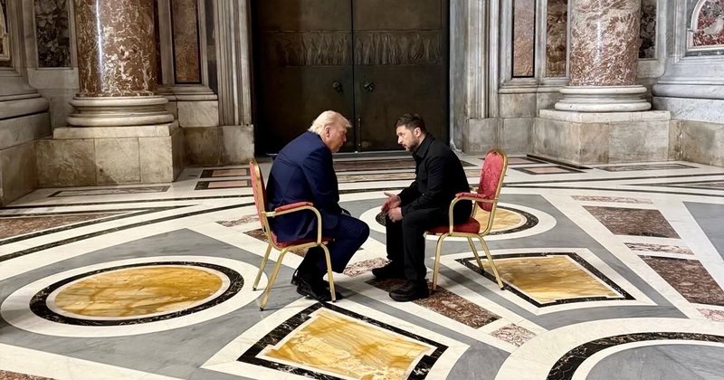 US President Donald Trump and Ukrainian President Volodymyr Zelenskyy talking at the Vatican