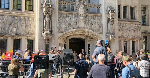 Press pack outside the UK Supreme Court