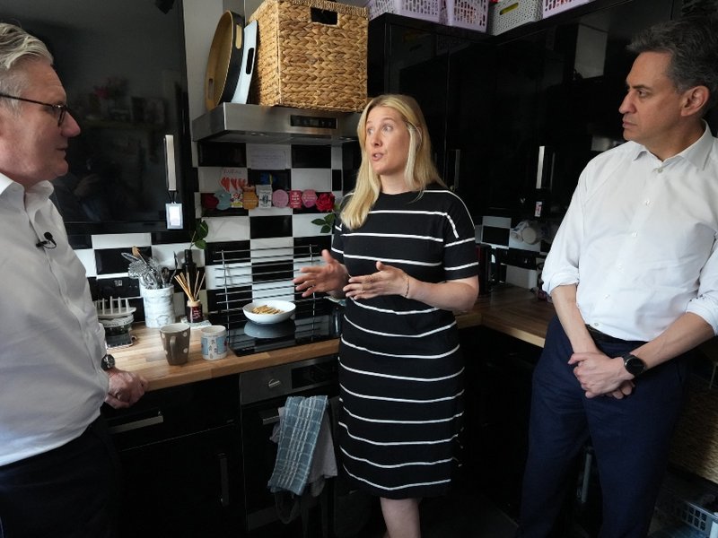 The Prime Minister Sir Keir Starmer and energy secretary Ed Miliband speak to Nicola at her home in Staffordshire.