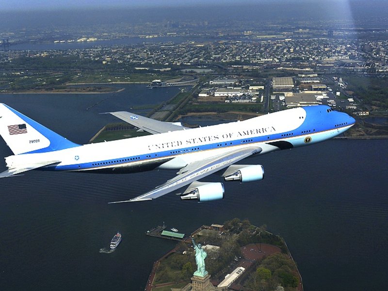 air_force_one_plane_resized.jpg