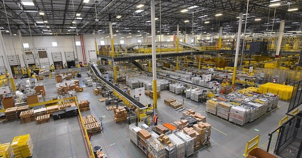 amazon_warehouse-_cropped.jpg
