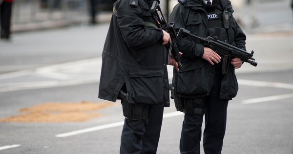 armed_police.jpg