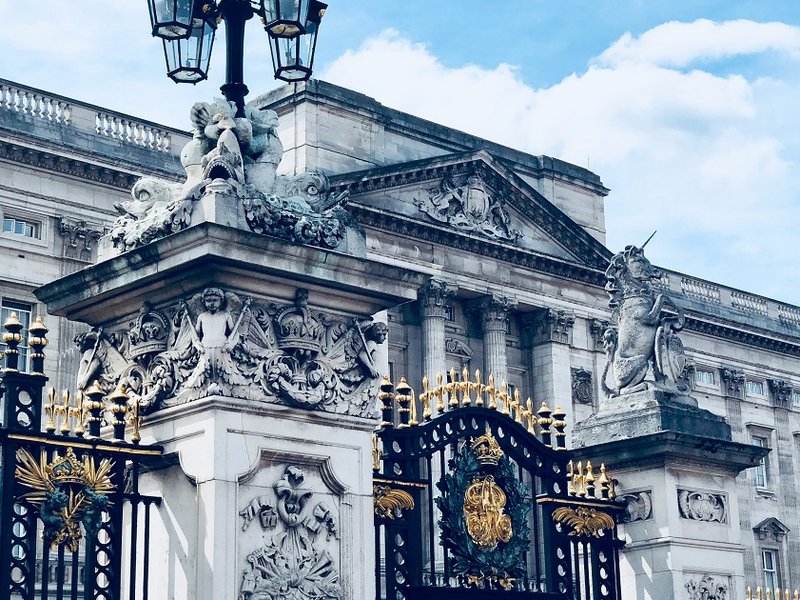 buck_palace.jpg