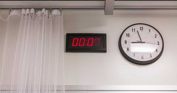 clocks-for-a&e-waiting-times.jpg