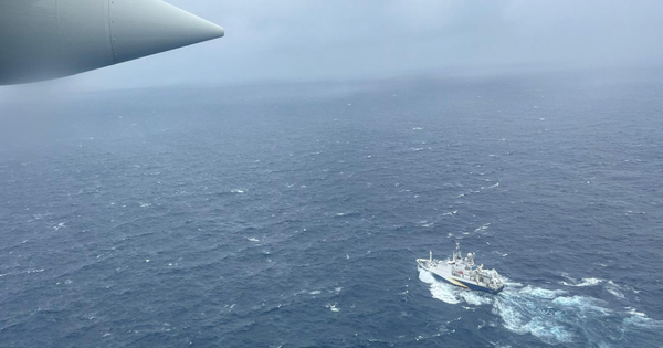coast_guard_hc-130_and_l’atalante_searching_for_titan_(1)-fotor-20230623165027.png