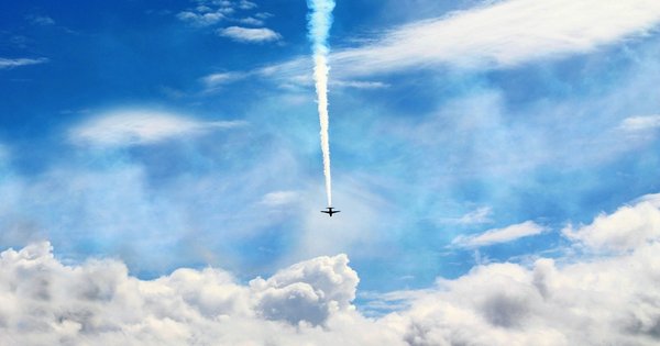 contrails1.jpg