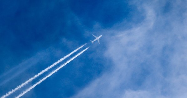 contrails3.jpg