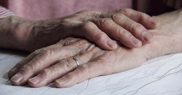 crkf4x_older_people_care.jpg