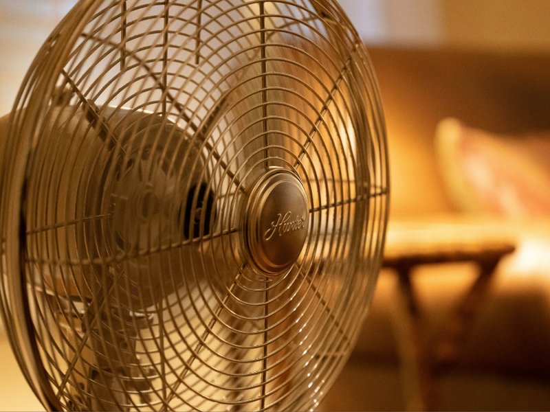 An image of an electric fan.