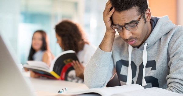 disadvantaged-students-going-to-university-pic.jpg