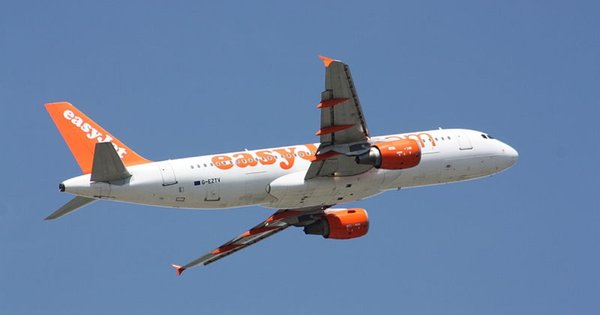 easyjet-cropped.jpg