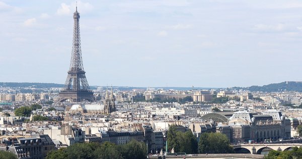 eiffel_tower-_cropped.jpg