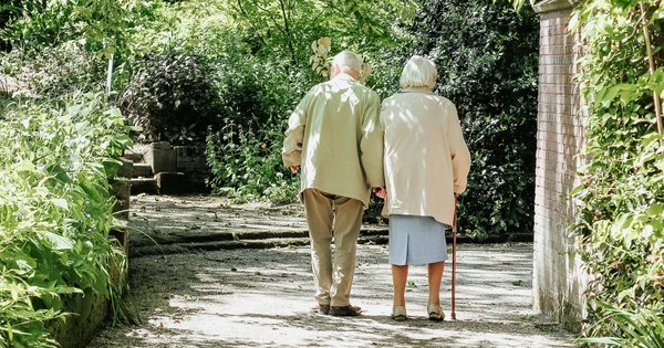 elderly-couple-cropped.jpg