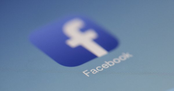 facebook_logo_for_story.jpg