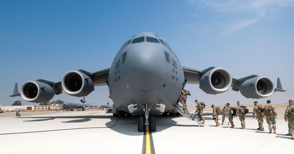 fb_kabul_plane_video.jpg