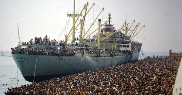 fb_refugee_ship.jpg