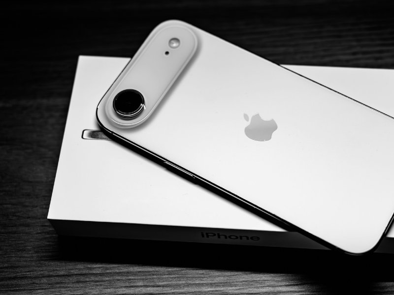 An image of an iPhone.