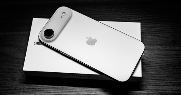 An image of an iPhone.